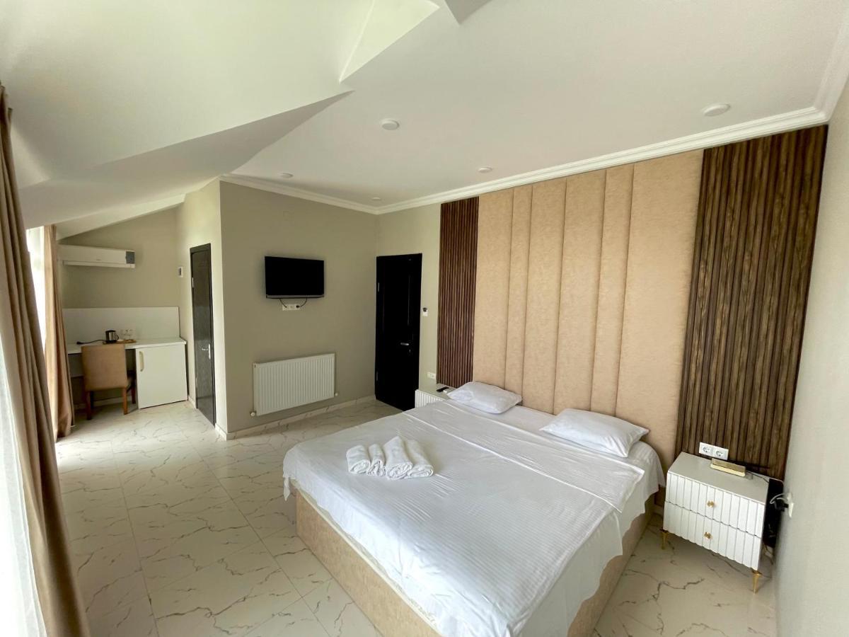 Four Seasons Hotel Батуми Екстериор снимка